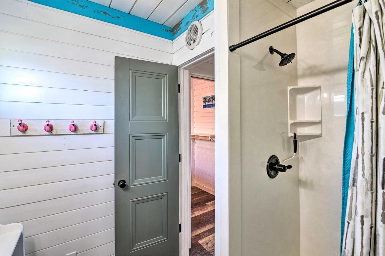 A-Frame Home With Deck - 2 Blocks To Surfside Beach! Eksteriør billede